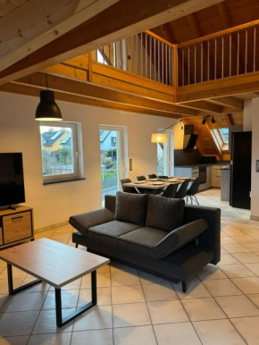 5-Seen-Loft mit 6-8 Schlafplätzen, Ferienwohnung Nähe Ammersee, neu eingerichtet